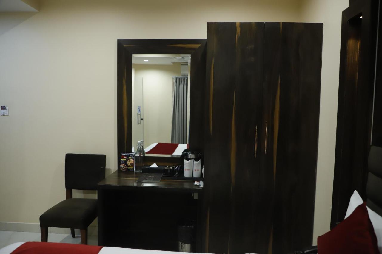 Hotel Trax International Jamshedpur Buitenkant foto