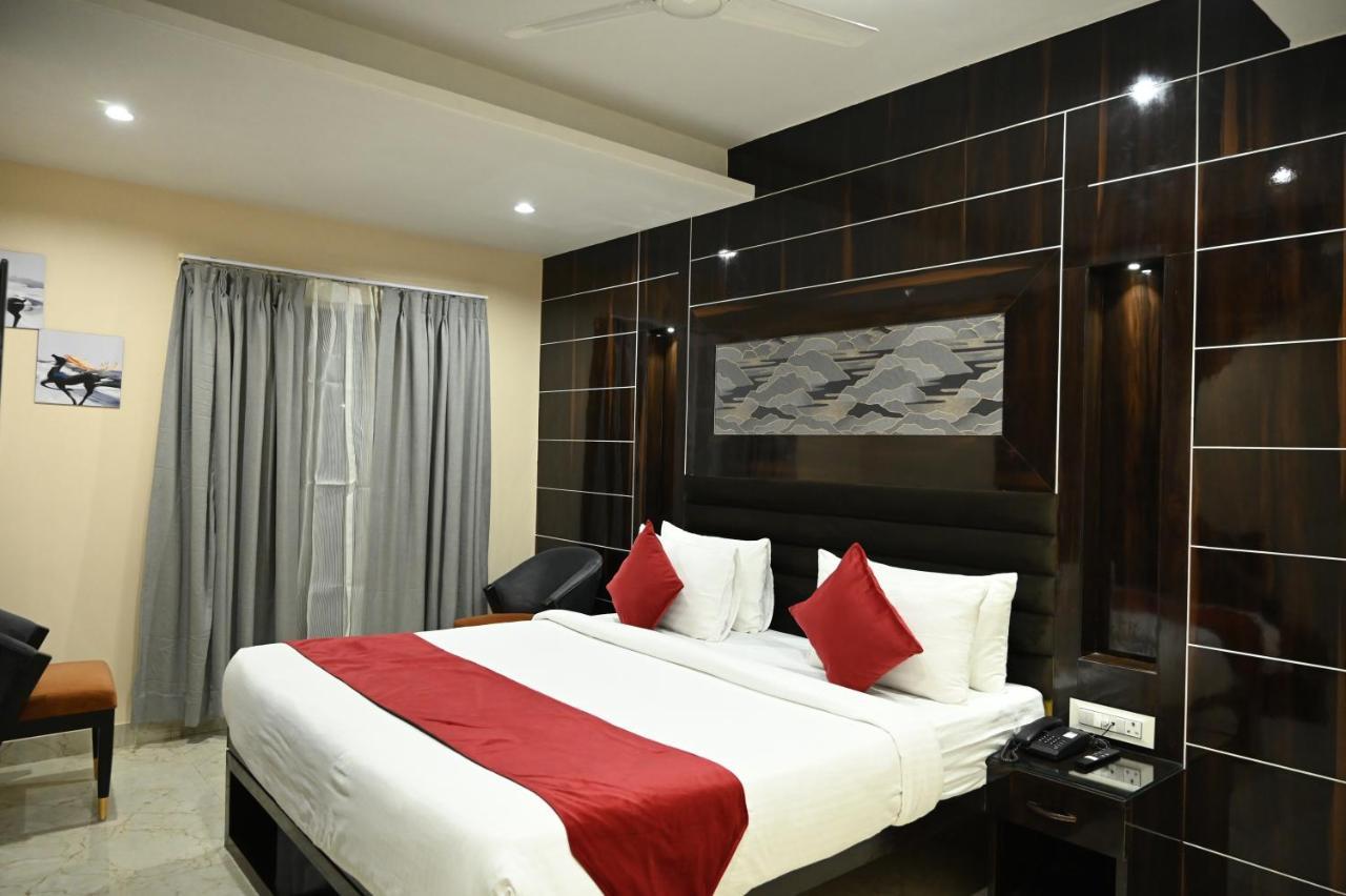 Hotel Trax International Jamshedpur Buitenkant foto
