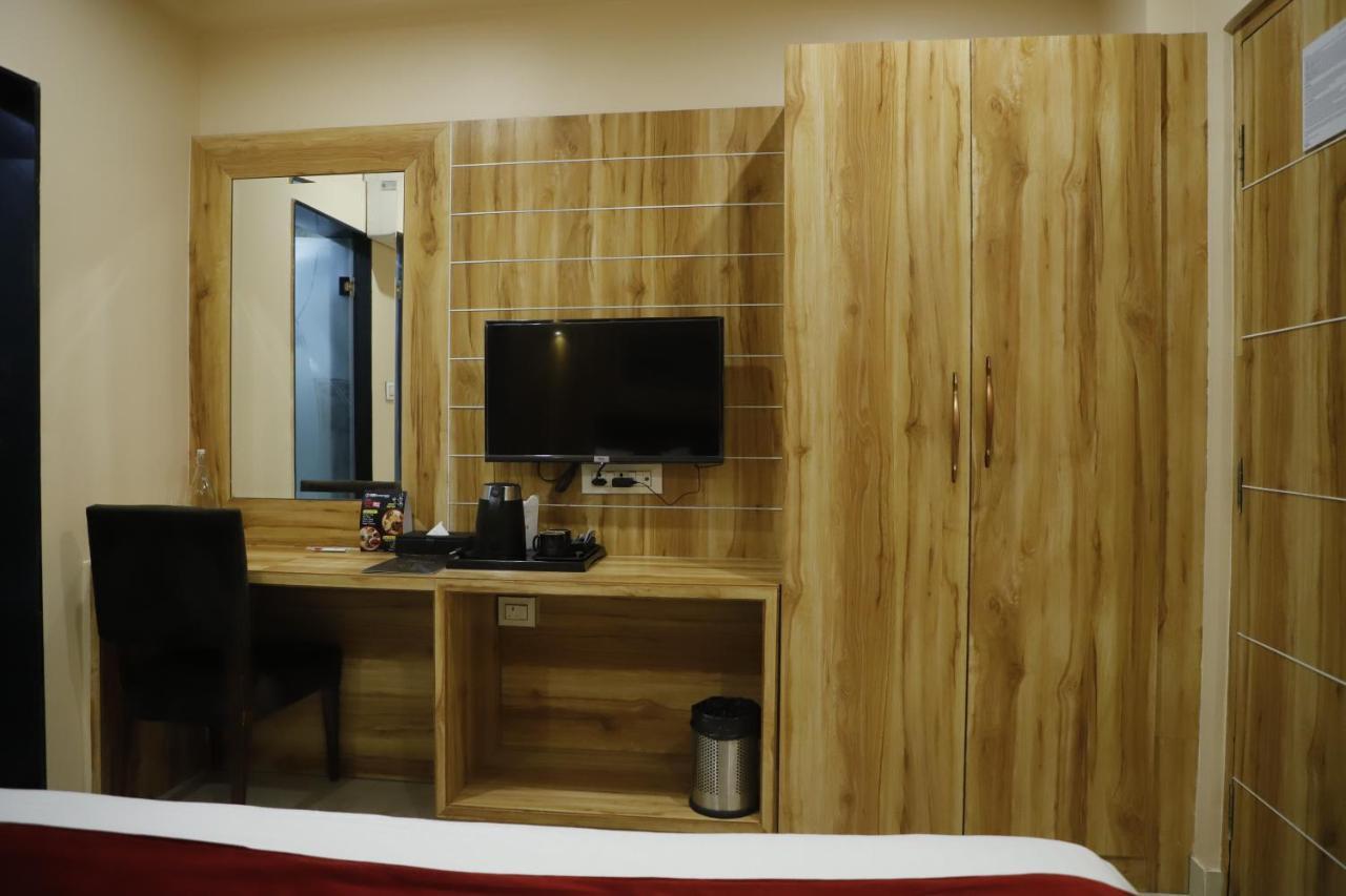 Hotel Trax International Jamshedpur Buitenkant foto